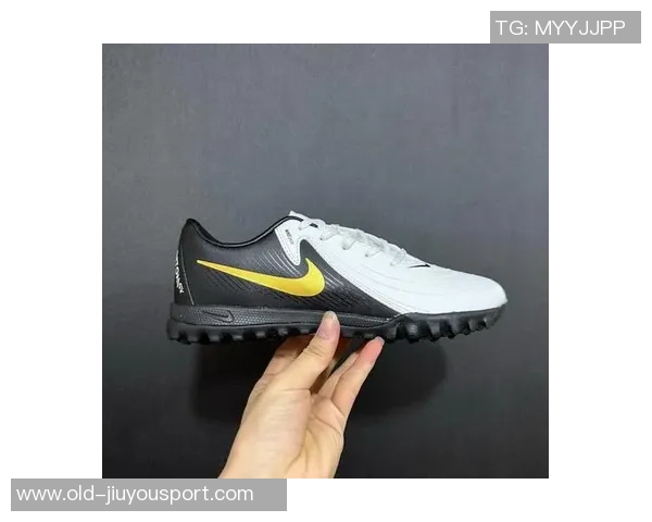 海外代购足球鞋攻略提升你的球场表现与时尚风格